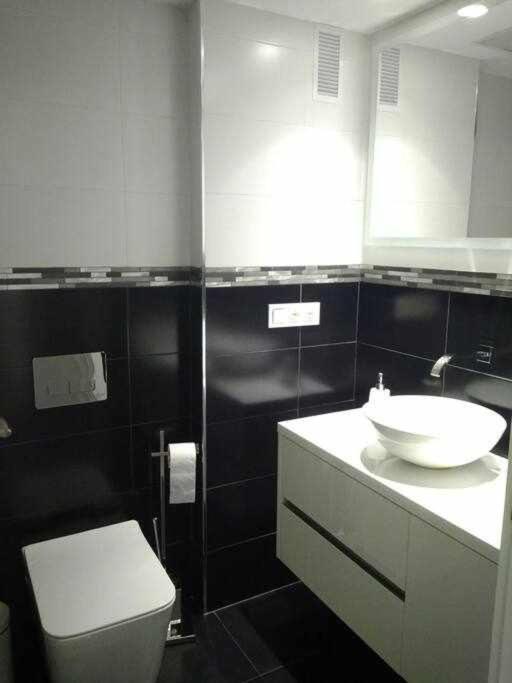 Nuevo Apartamento En El Centro Parking Incluido Saragozza Esterno foto